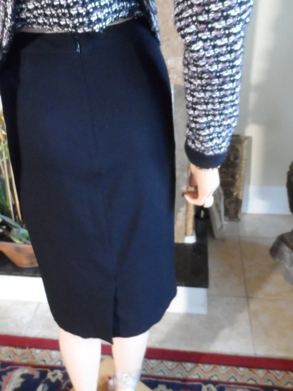 St. John Collection Bouclé Knit Skirt Suit Black Pink White Size 4 - Picture 15 of 16
